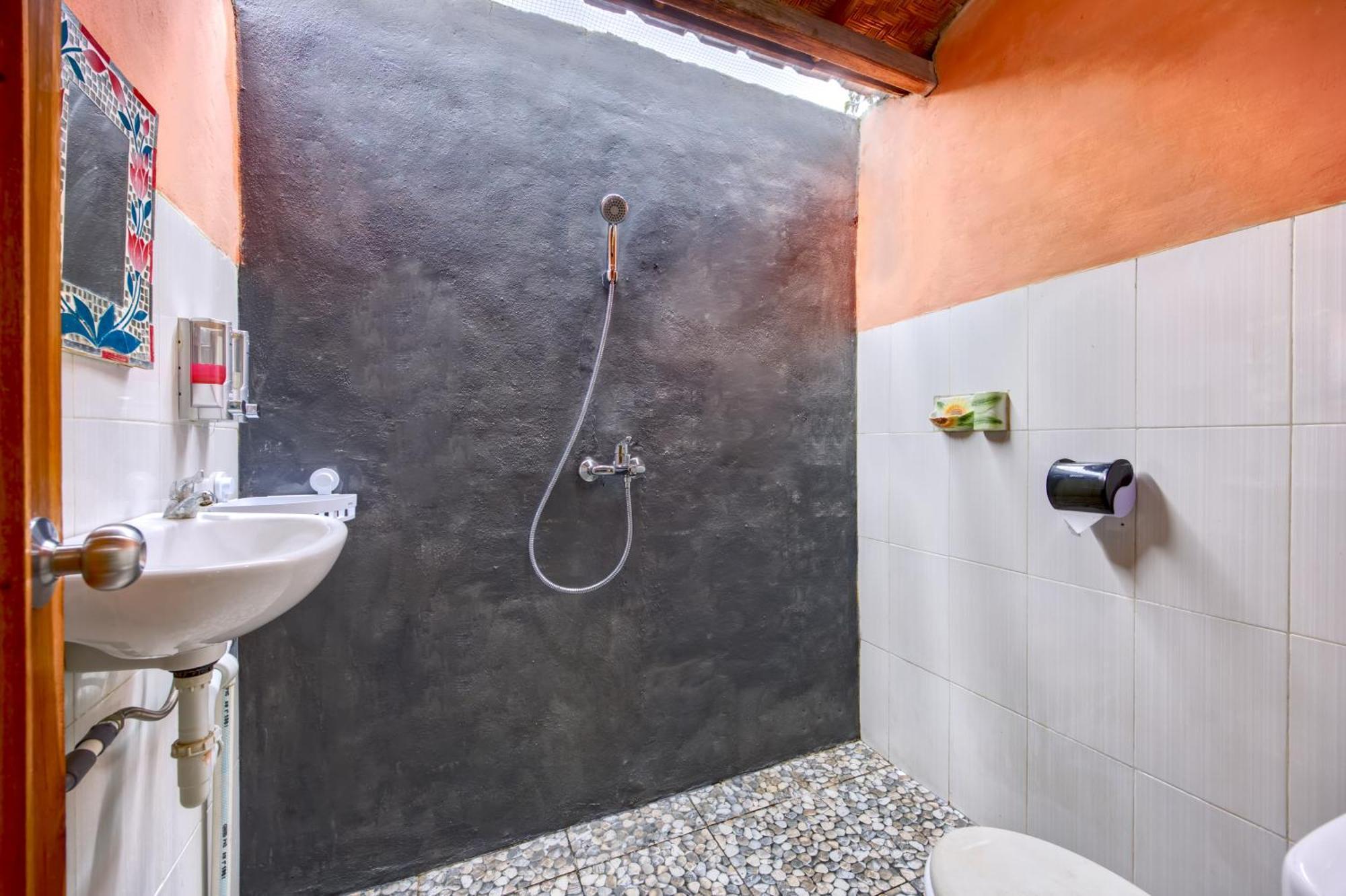 Ari La Casa Hotel Toyapakeh Екстериор снимка